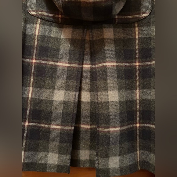 Abercrombie and fitch plaid jacket with hood size Medium. - Picture 7 of 10